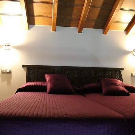 Apartamentos El Capricho Country house